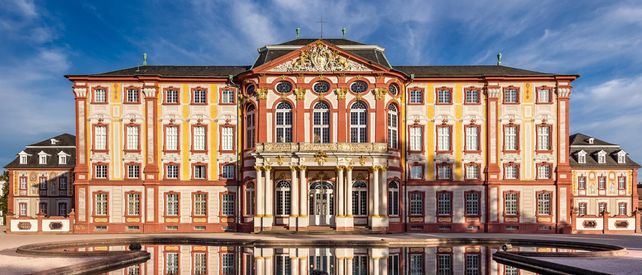 Schloss Bruchsal, Außenansicht des Hauptbaus von Westen 