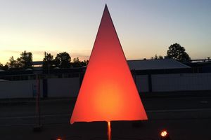 Leuchtender Baum von Wolfang Flammersfeld