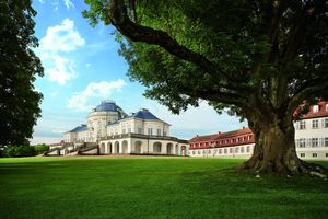 Schloss Solitude, Blick auf das Schloss